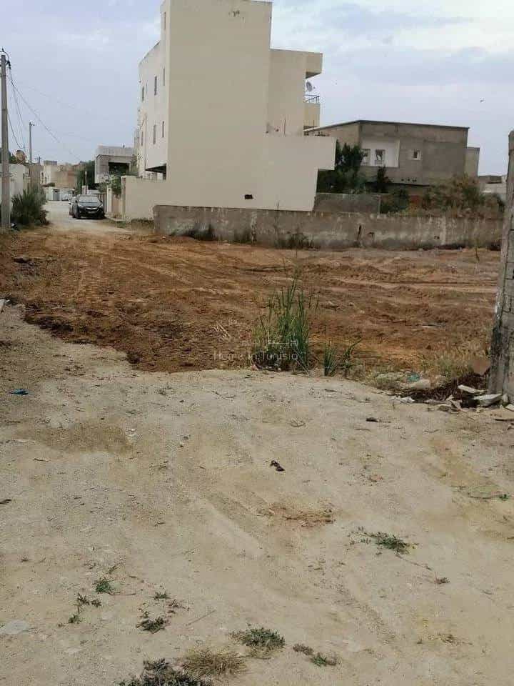 Tanah dalam Ariana, Tunis 11286649