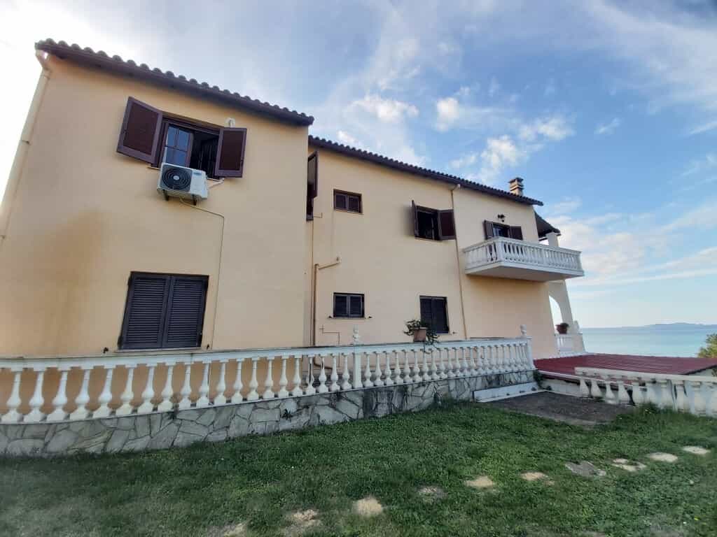 Condominium in Agios Ioannis,  11287237