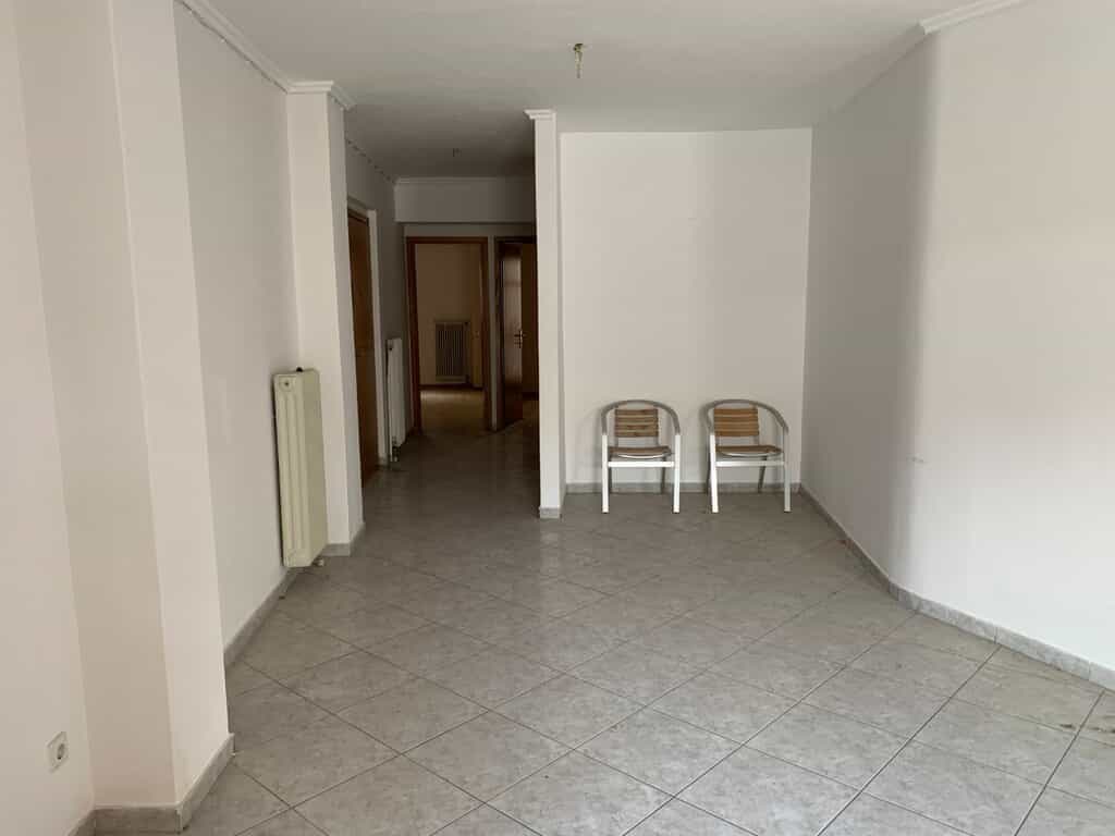 Condominium in Thessaloniki,  11287395