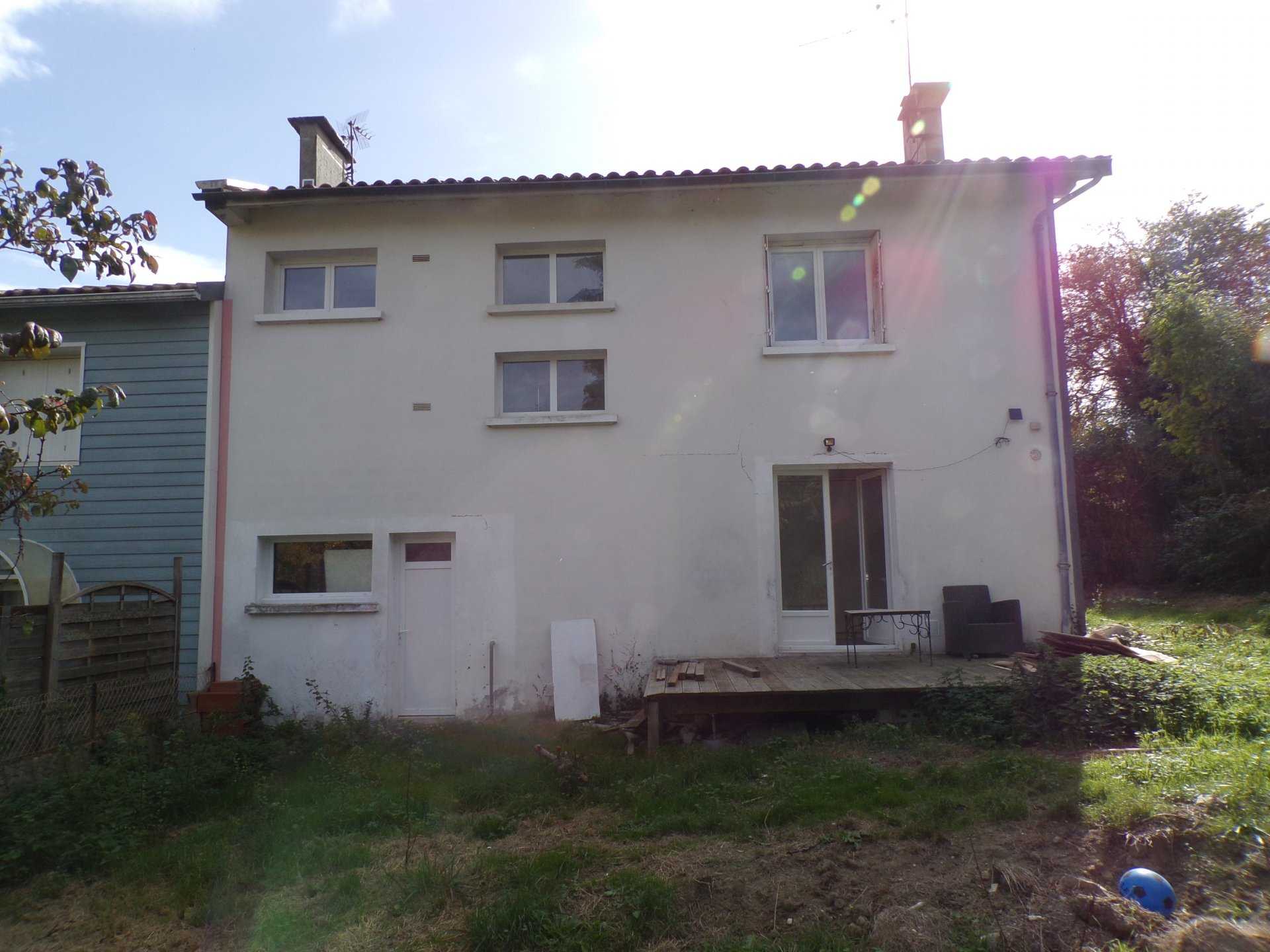 σπίτι σε Lavelanet, Occitanie 11287764