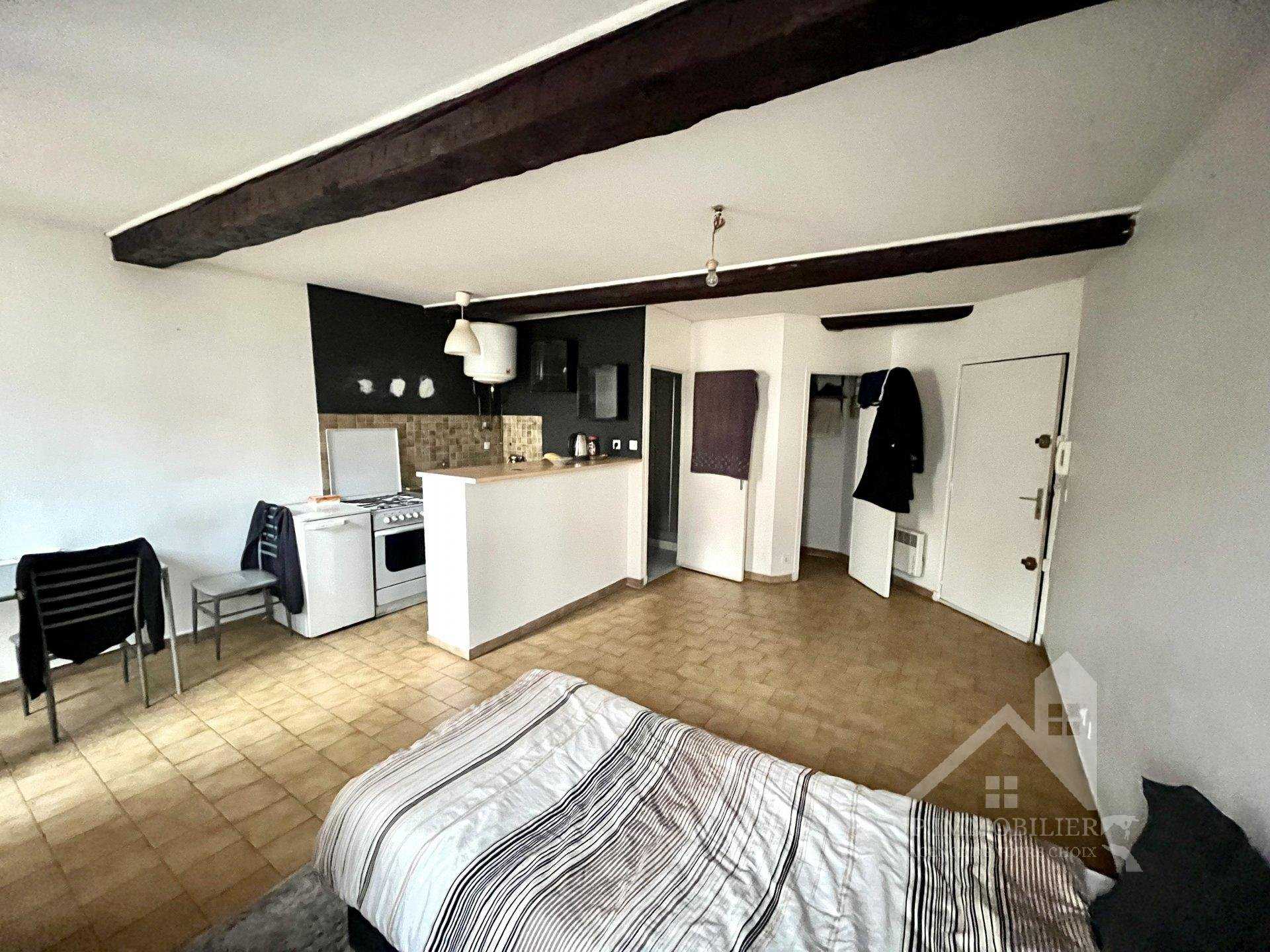 Condominium in Saint-Jean du Var, Provence-Alpes-Cote d'Azur 11287772