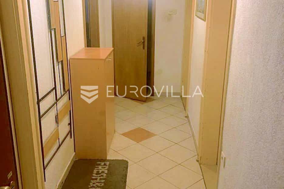 公寓 在 Split, Splitsko-dalmatinska županija 11287991