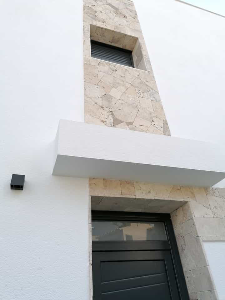Будинок в Torrevieja, Comunidad Valenciana 11288840