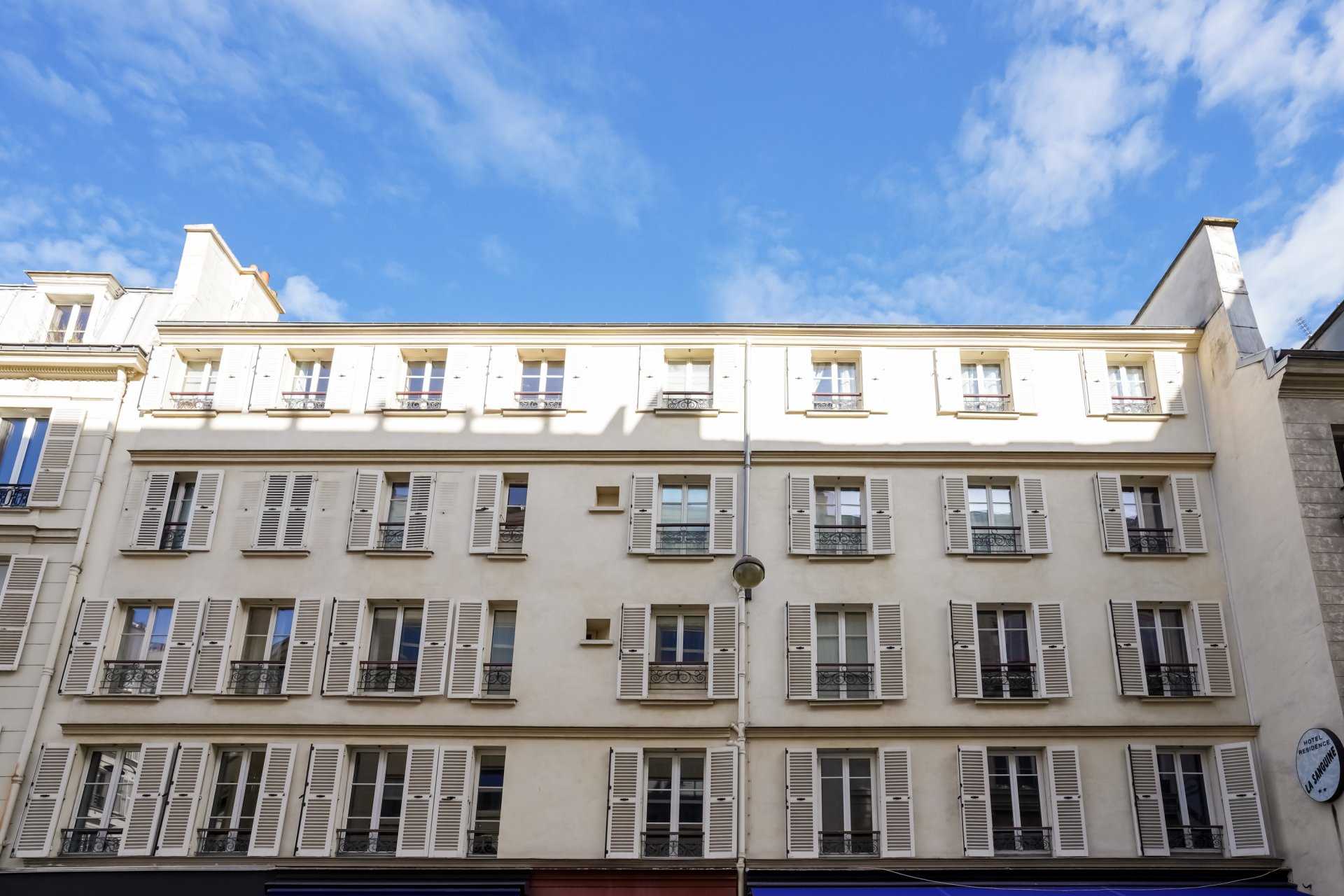 Condominium in Paris 8ème, Paris 11289025