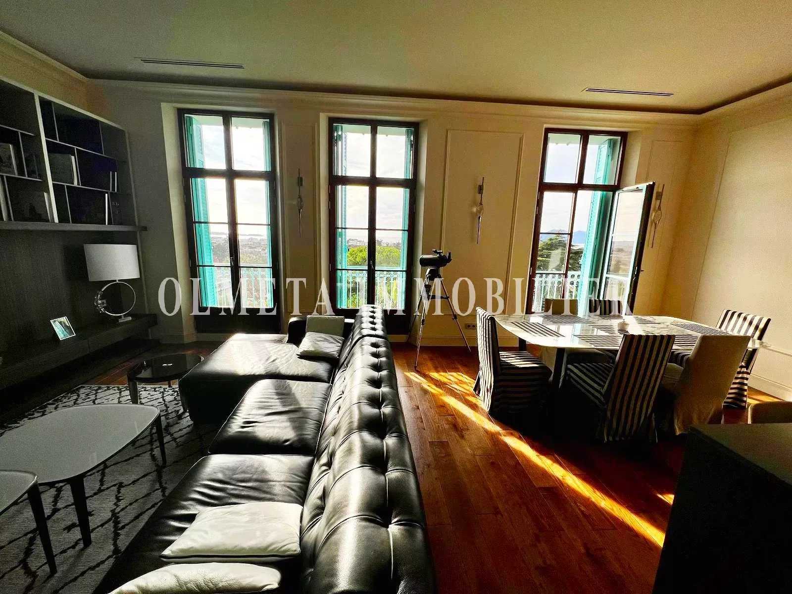公寓 在 Le Suquet, Provence-Alpes-Cote d'Azur 11289228