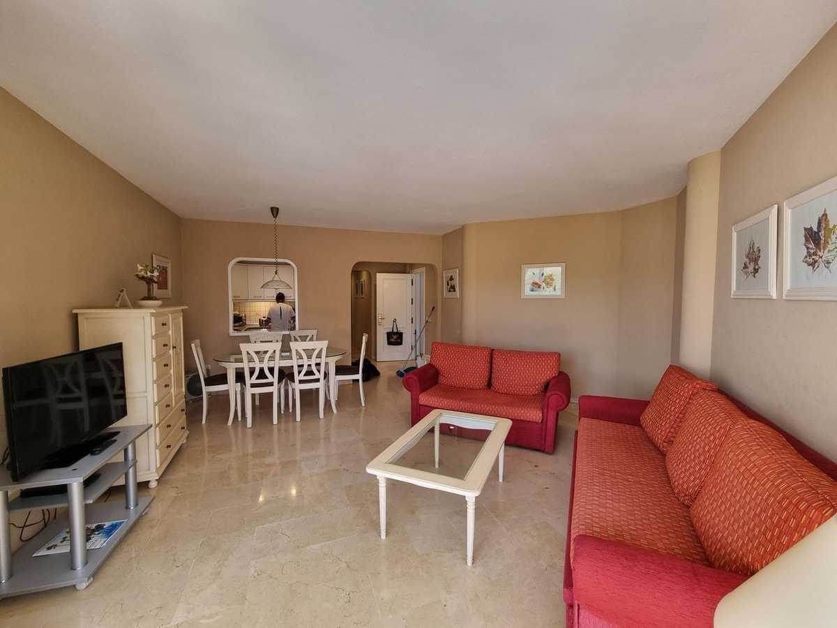 Condominium in Fuengirola, Andalusia 11289273