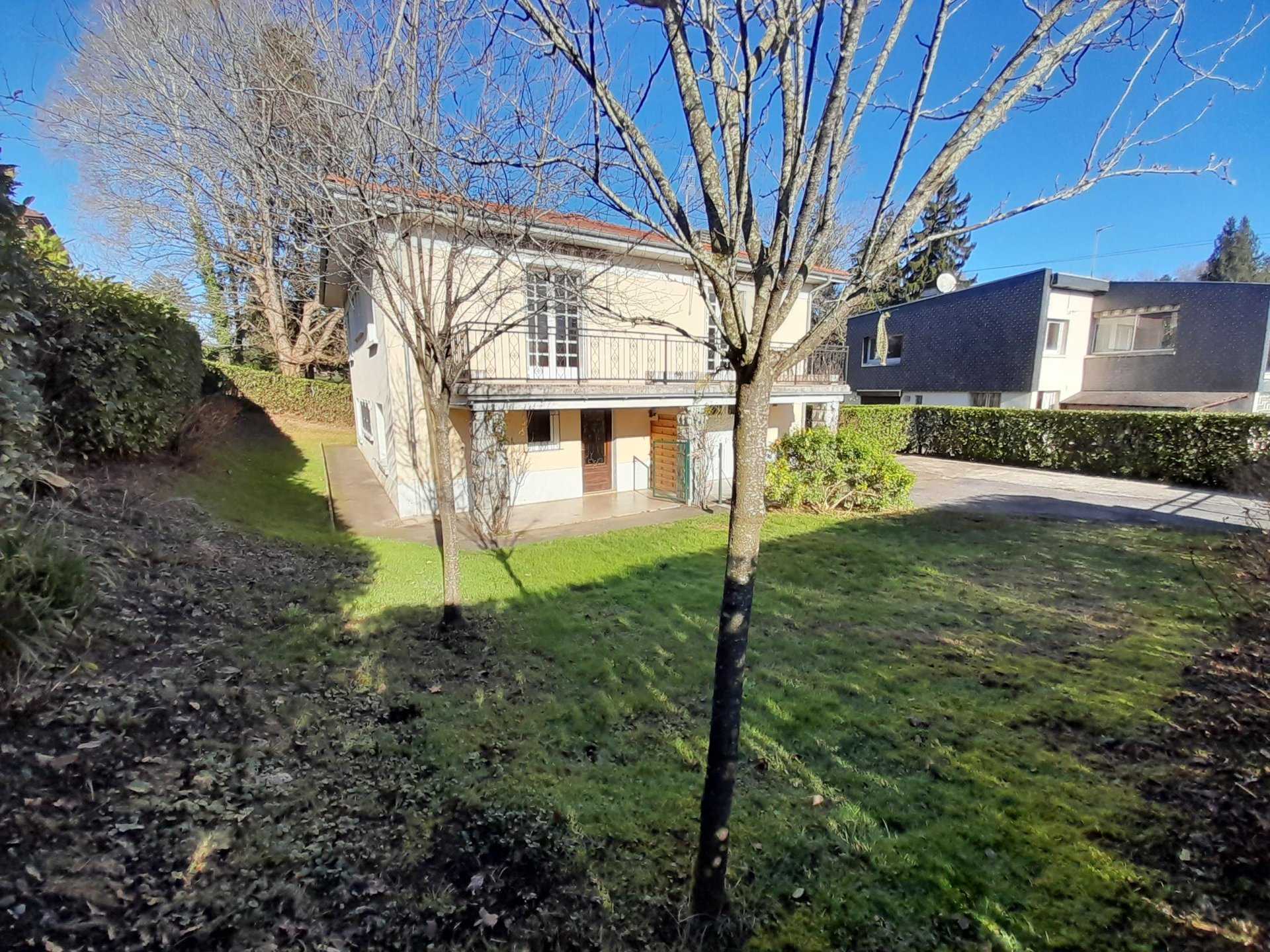 Useita taloja sisään Bidos, Nouvelle-Aquitaine 11296702