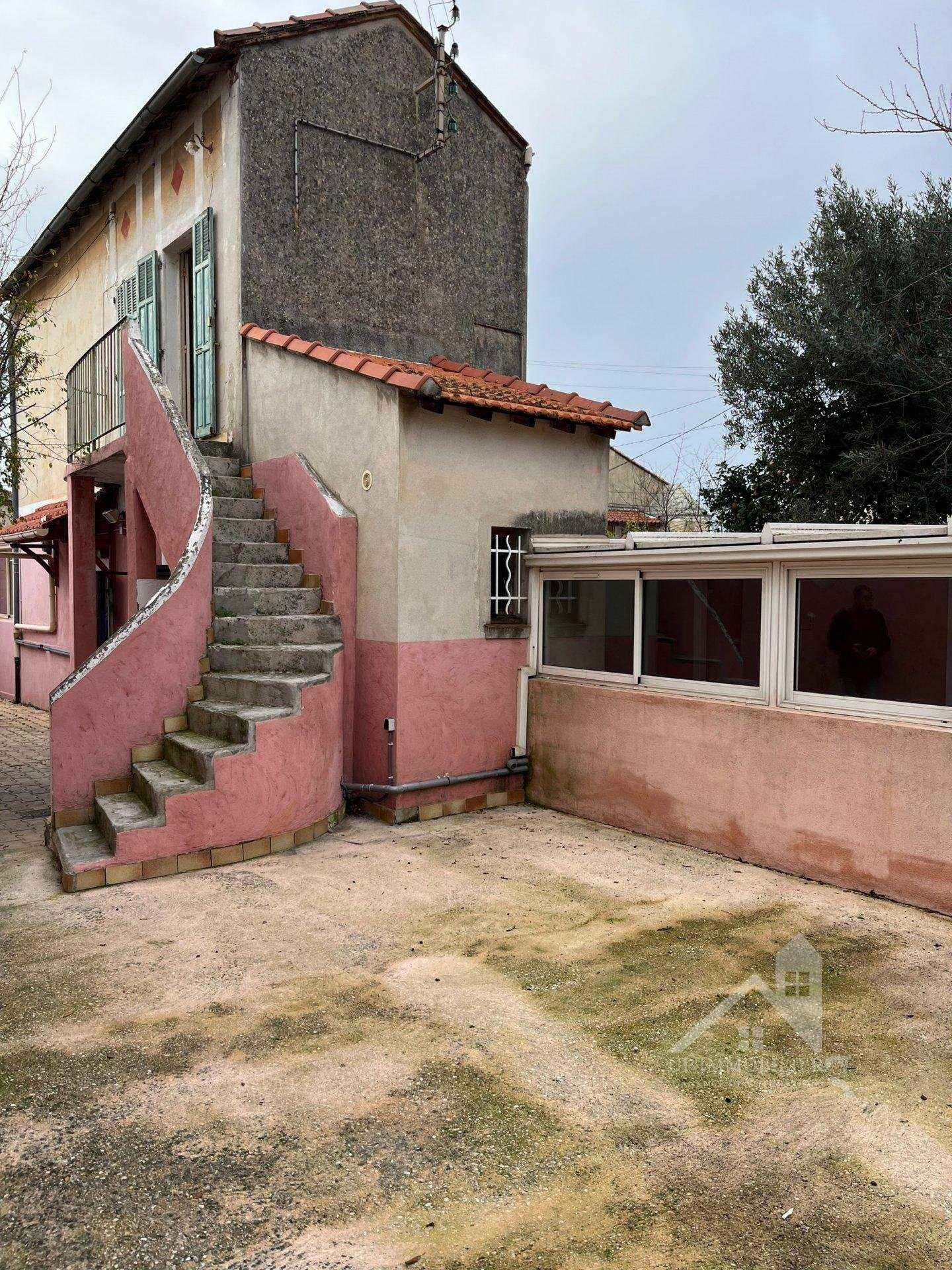 Hus i Aguillon, Provence-Alpes-Cote d'Azur 11296748