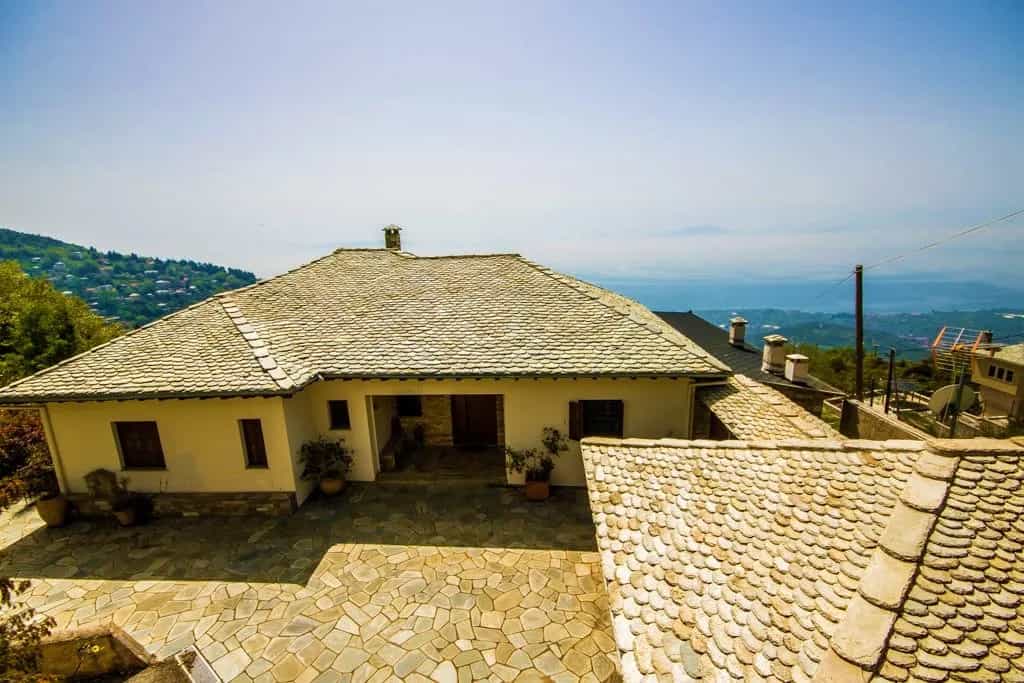 房子 在 Agios Georgios Nileias,  11296787
