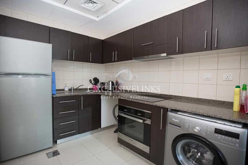 Condominium in Dubai, Dubayy 11296829