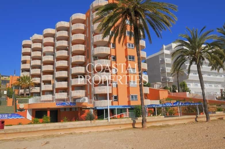 Condominium in Calvia, De Balearen 11297596