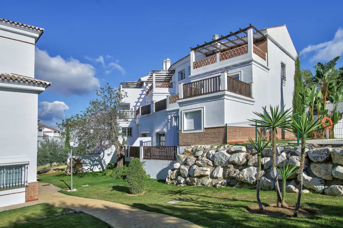 Condominium in Alhaurin de la Torre, Andalusië 11303387