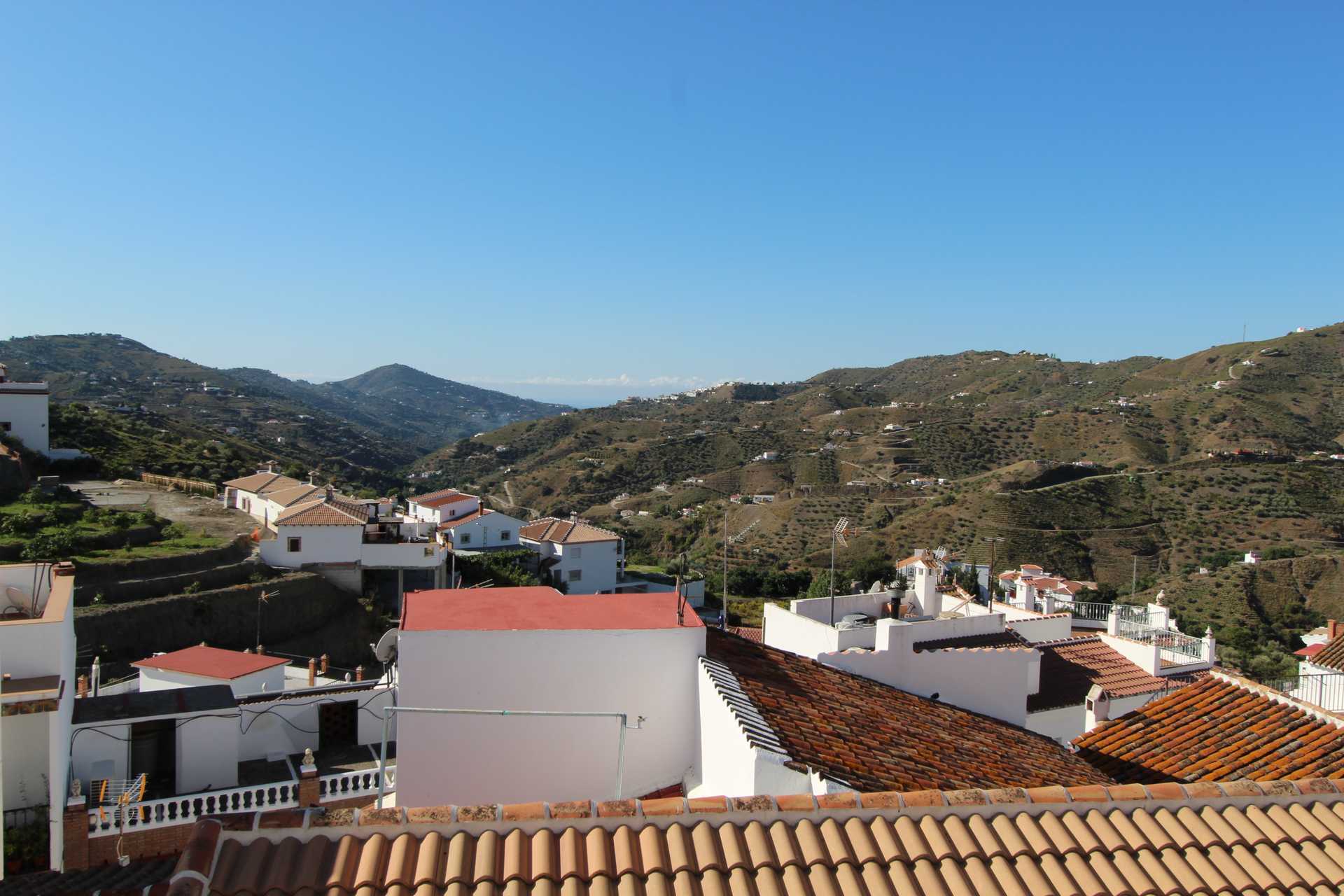 Rumah di Canillas de Albaida, Andalusia 11303478