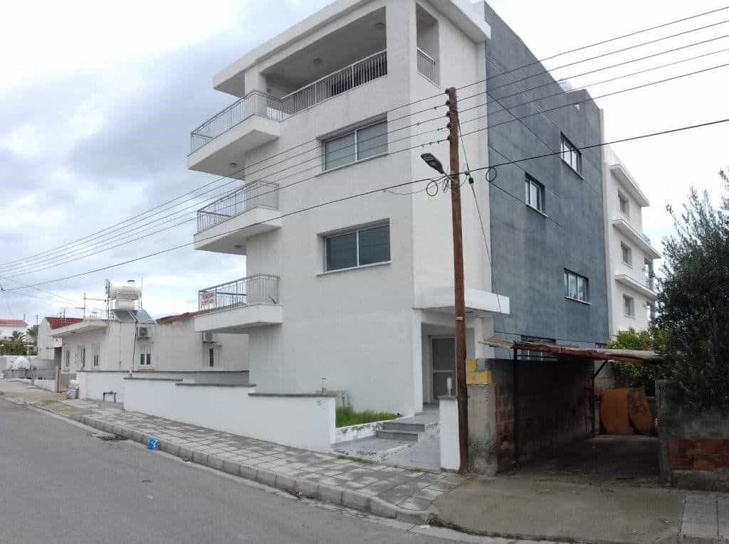Condominium in Latsia, Lefkosia 11304995