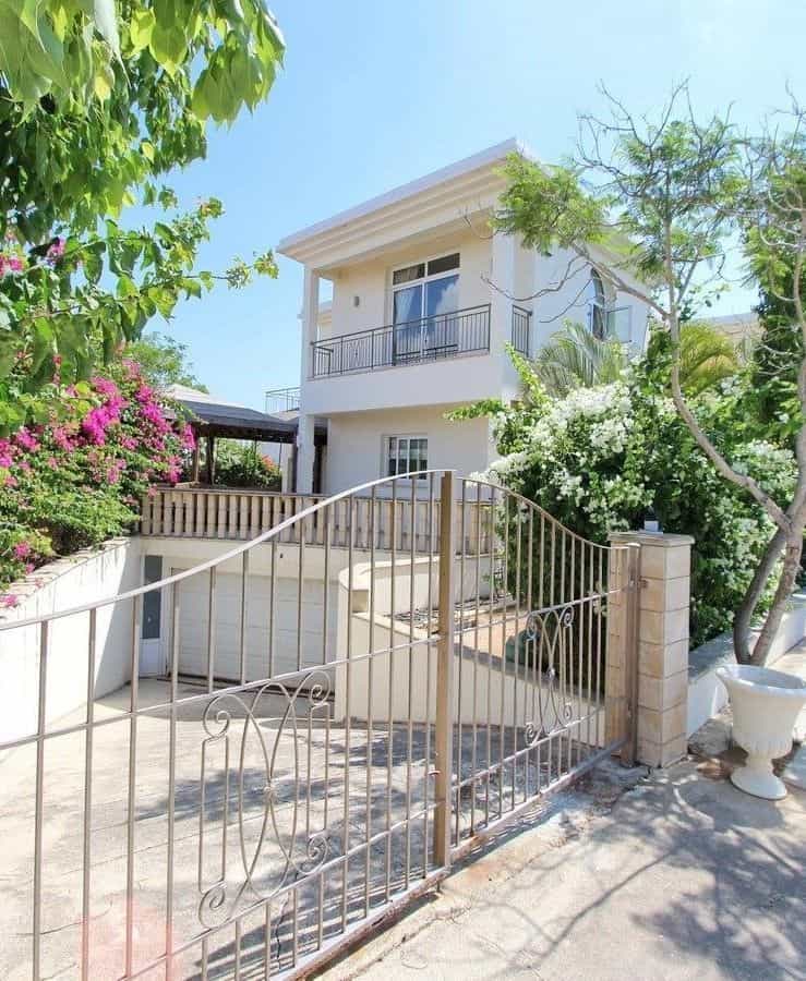 Будинок в Paralimni, Famagusta 11305529