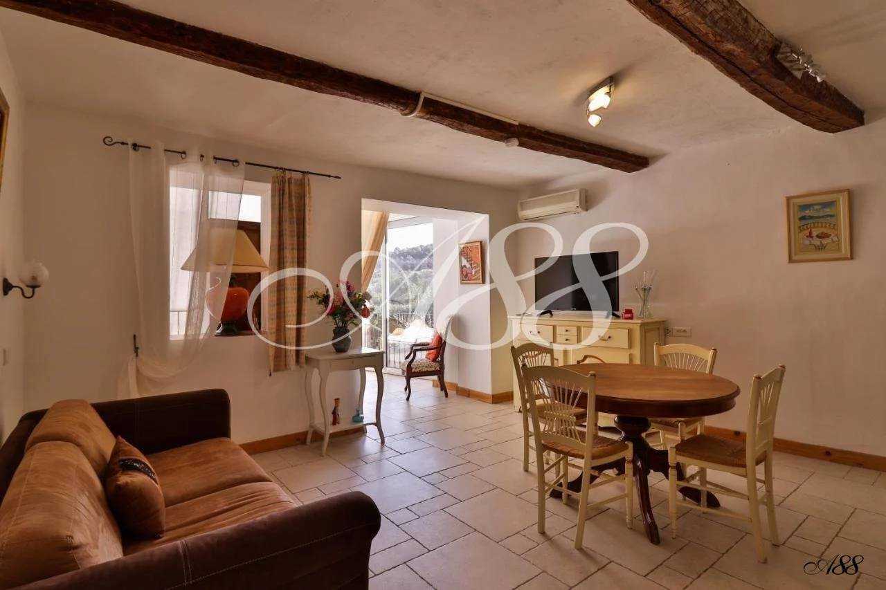 House in La Garde-Freinet, Provence-Alpes-Cote d'Azur 11308175