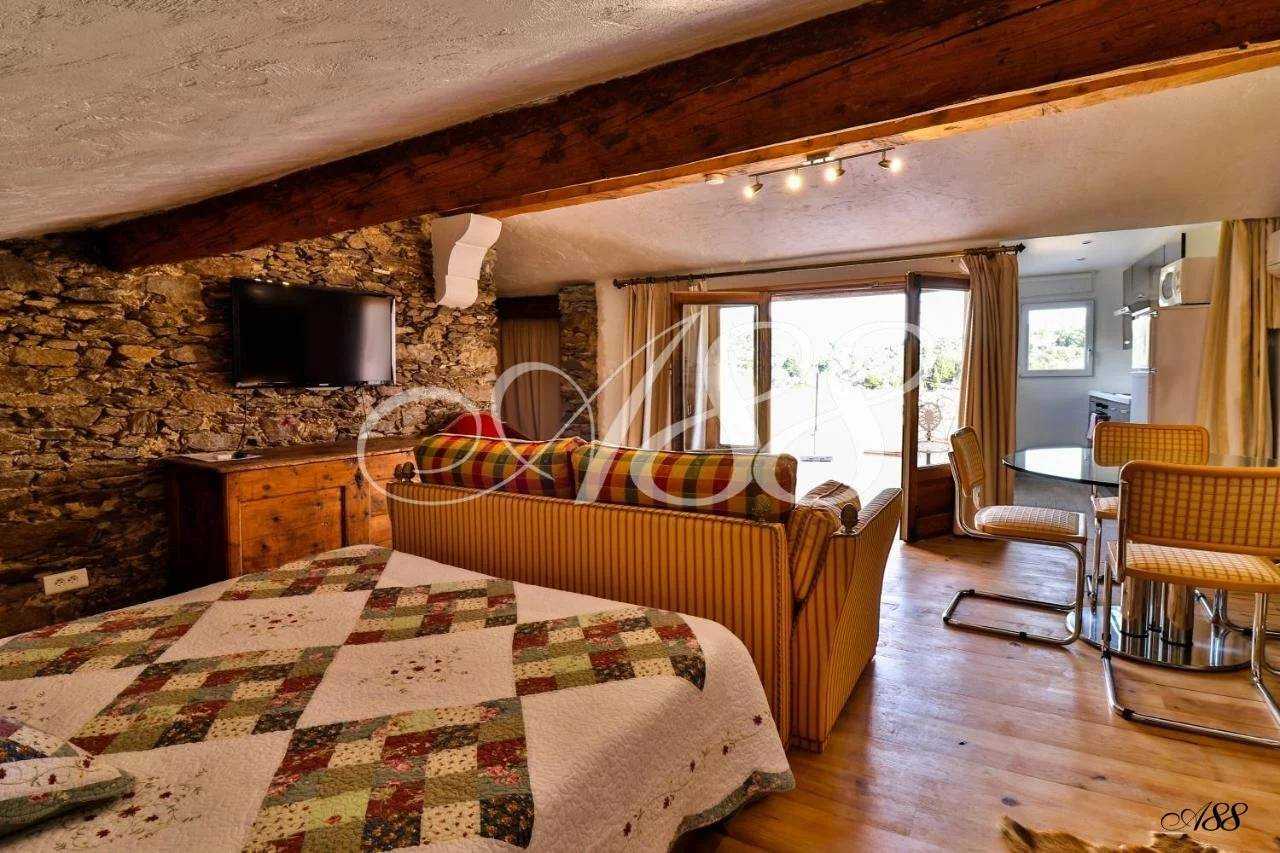 жилой дом в La Garde-Freinet, Provence-Alpes-Côte d'Azur 11308175