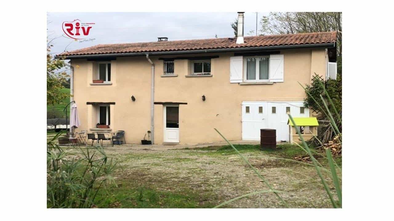 House in Estrablin, Auvergne-Rhone-Alpes 11313146