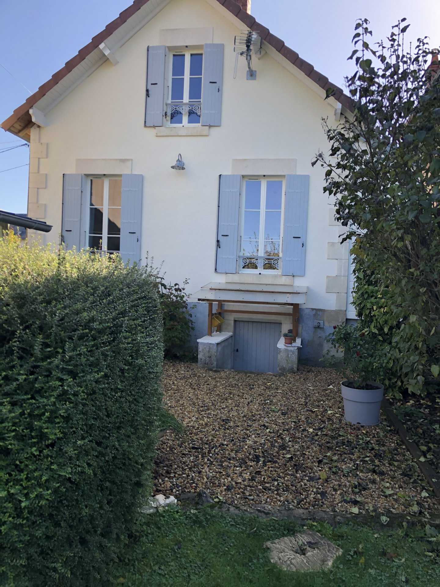σπίτι σε La Charité, Bourgogne-Franche-Comte 11313200