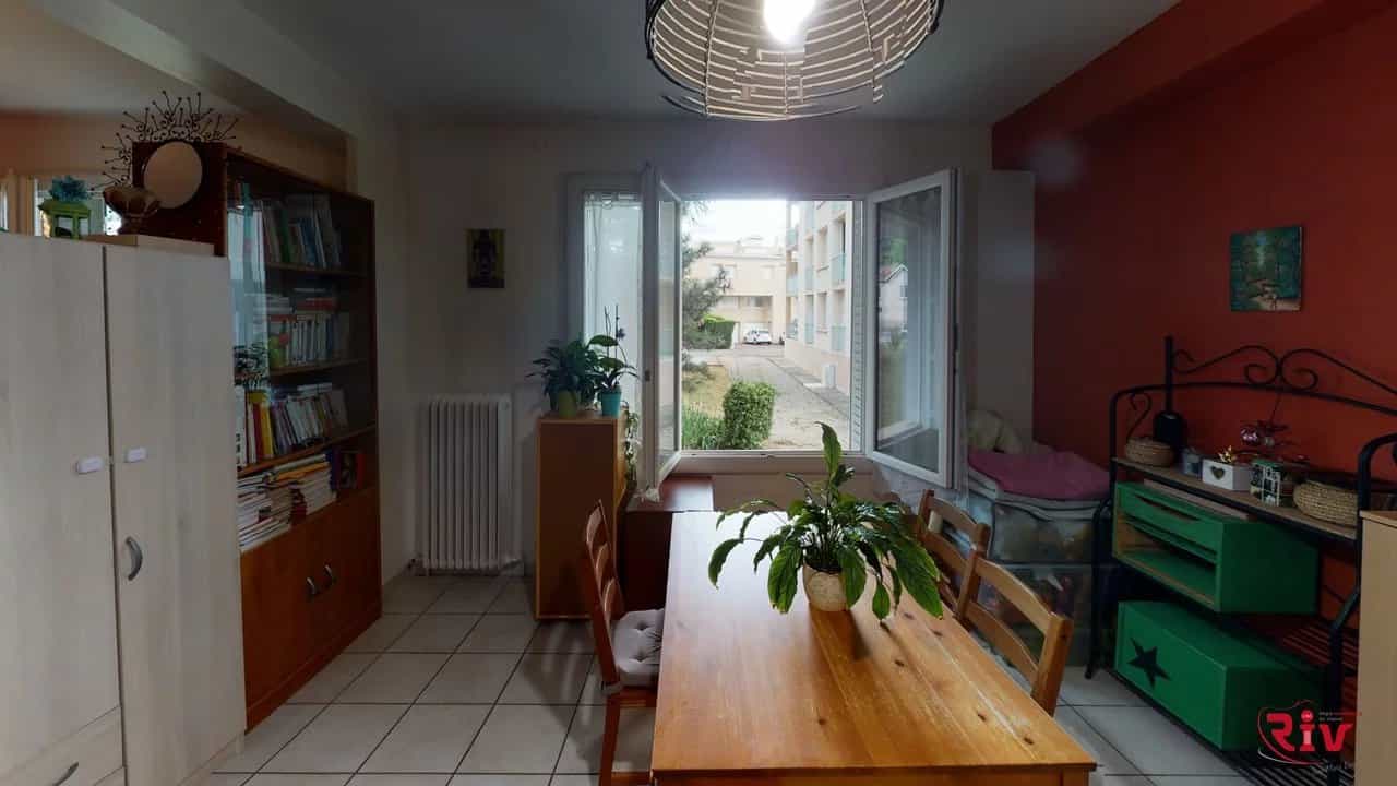 公寓 在 維埃納省, 奧弗涅-羅納-阿爾卑斯大區 11314587