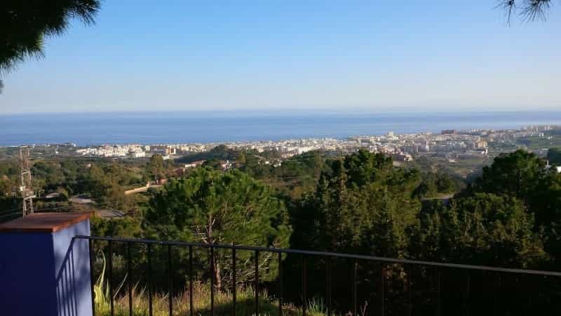 House in Estepona, Andalusia 11314950