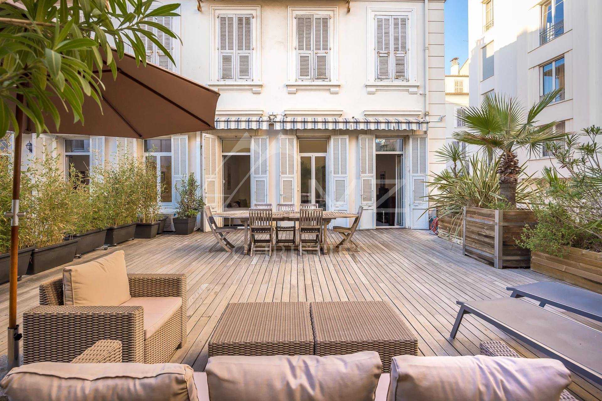 Condominium in Cannes, Provence-Alpes-Cote d'Azur 11321089