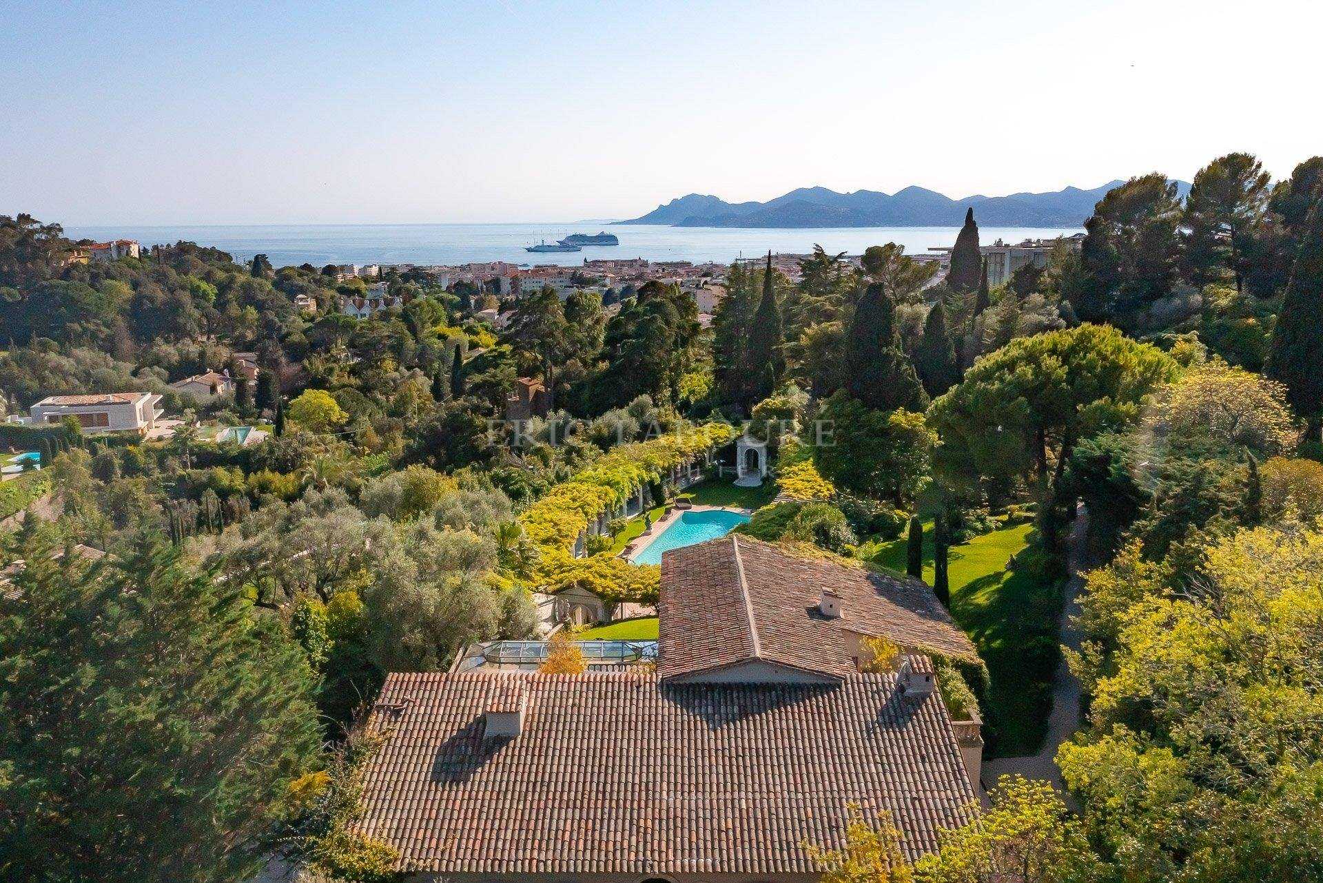 House in Cannes, Alpes-Maritimes 11321108
