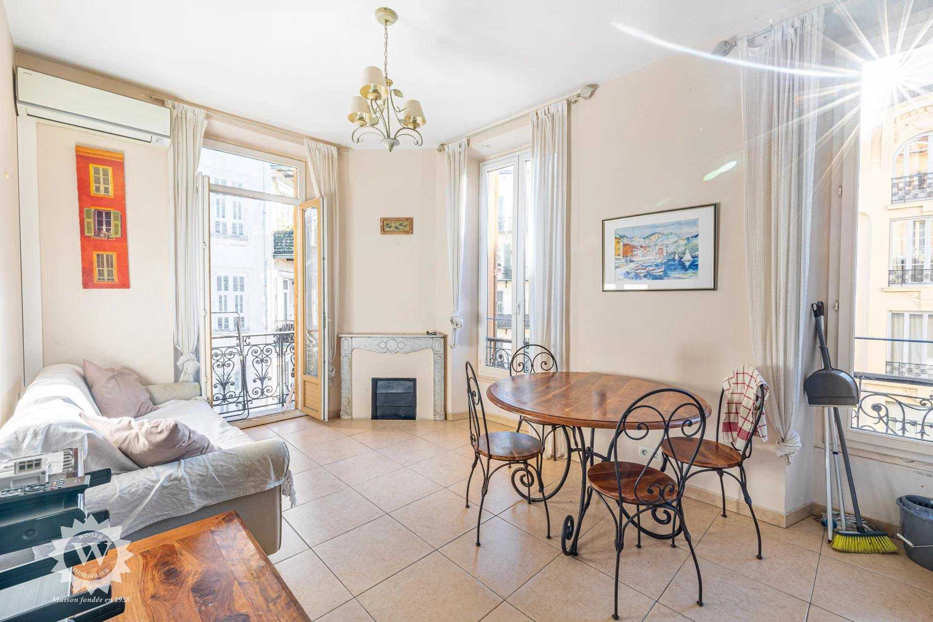 Condominium in Nice, Provence-Alpes-Cote d'Azur 11321114