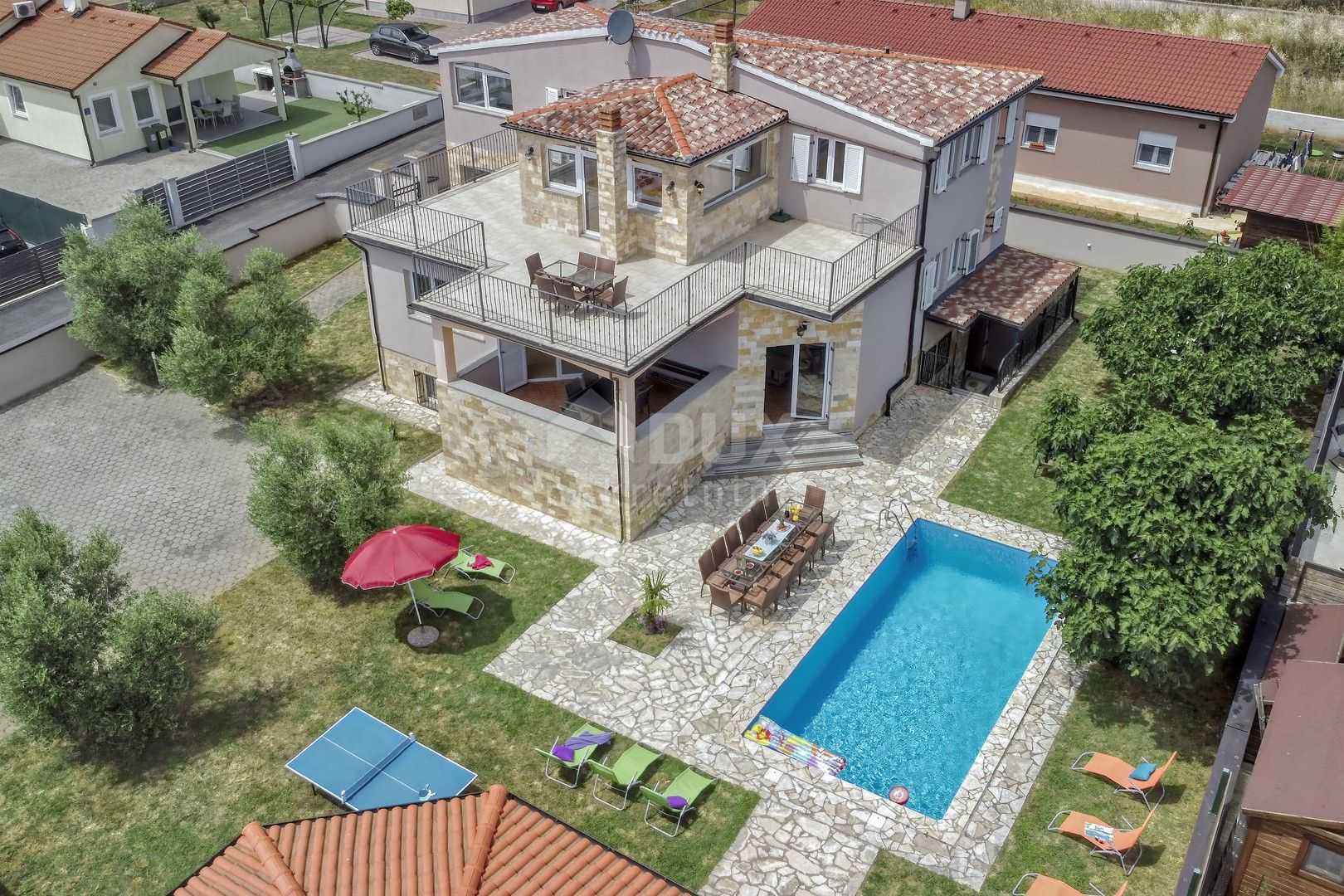 casa en Skátari, Istarska Županija 11321302