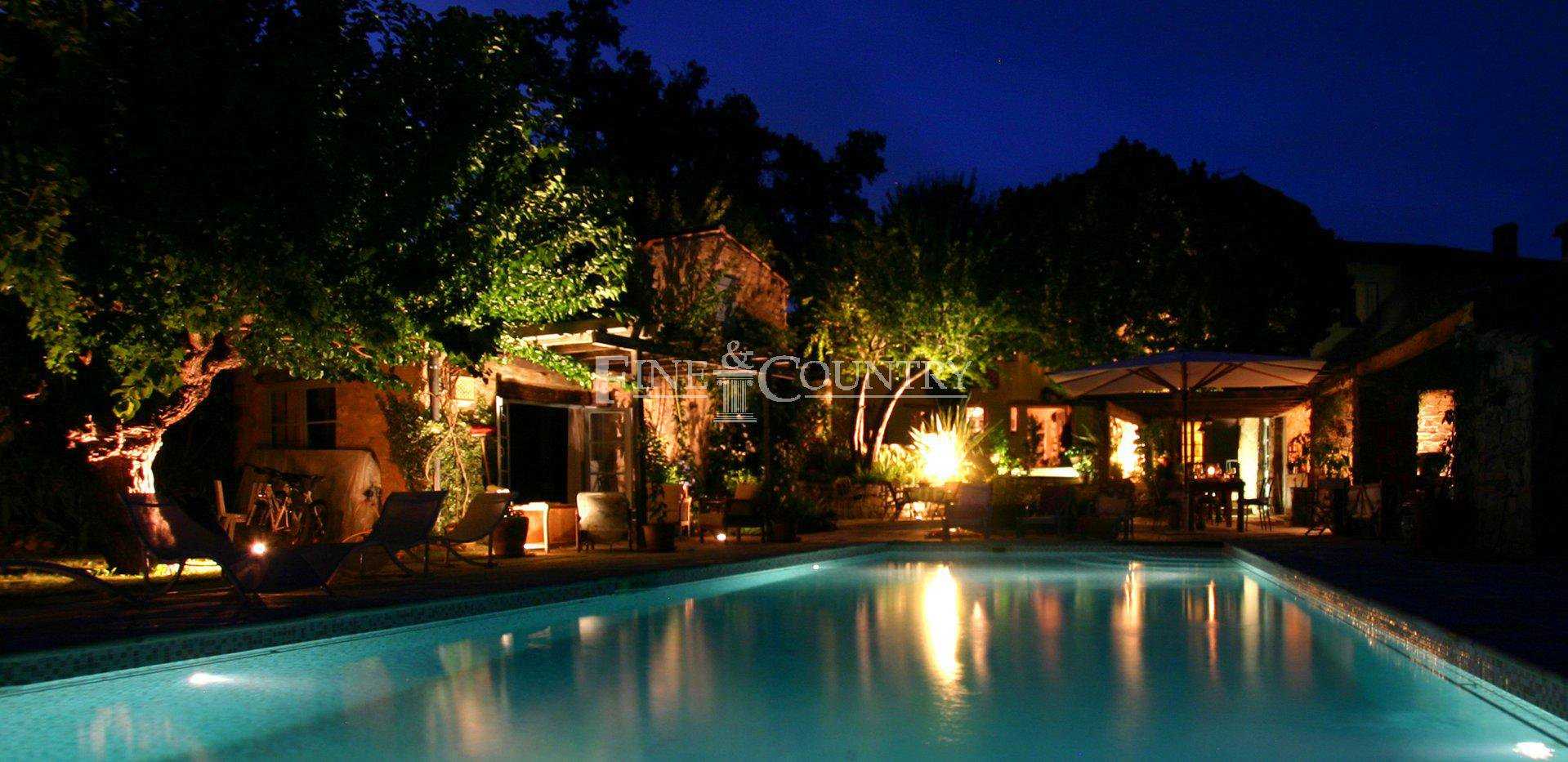 Hus i Seillans, Provence-Alpes-Cote d'Azur 11321403