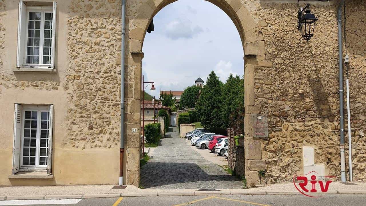 Condominium in Chonas-l'Amballan, Auvergne-Rhône-Alpes 11321536