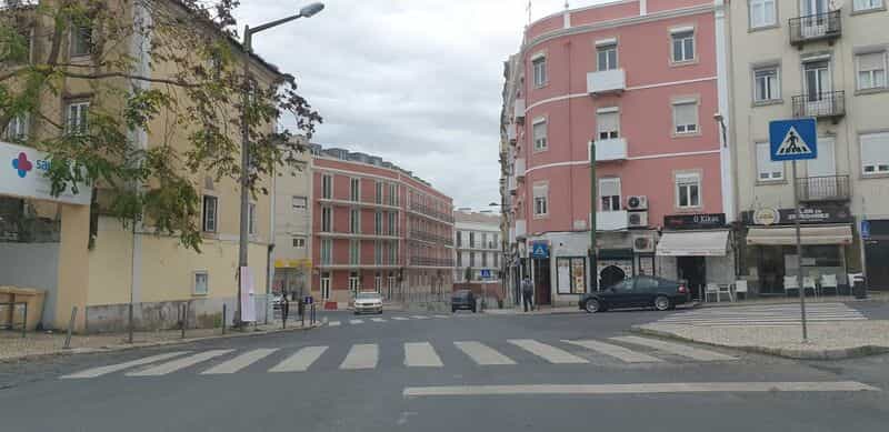 Condominium in Chela's, Lissabon 11321705