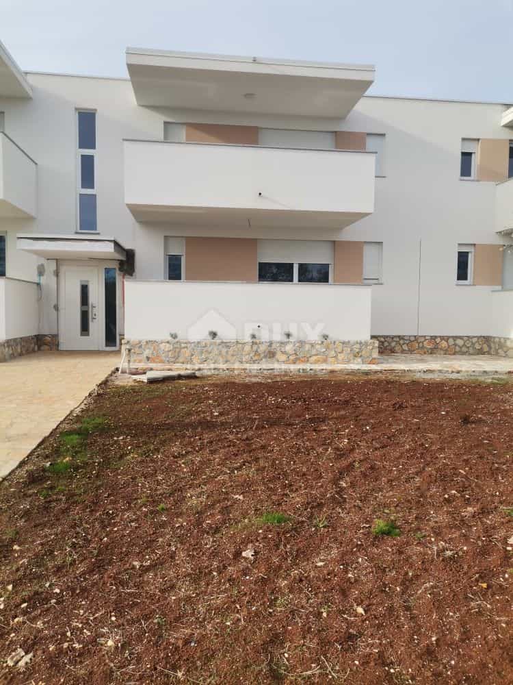 Condominium in Tar, Istria County 11321756