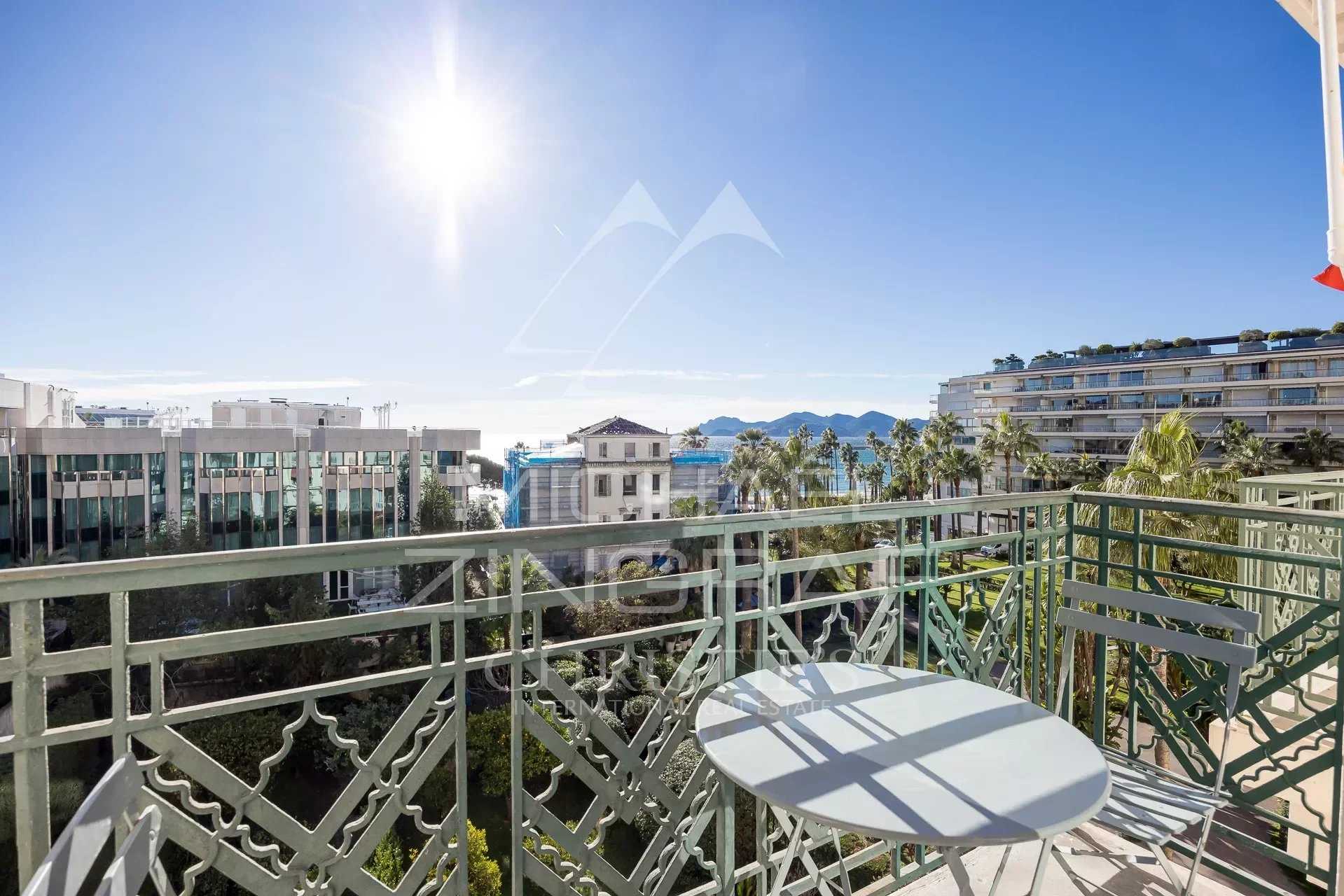 Condominium in Cannes, Alpes-Maritimes 11322321