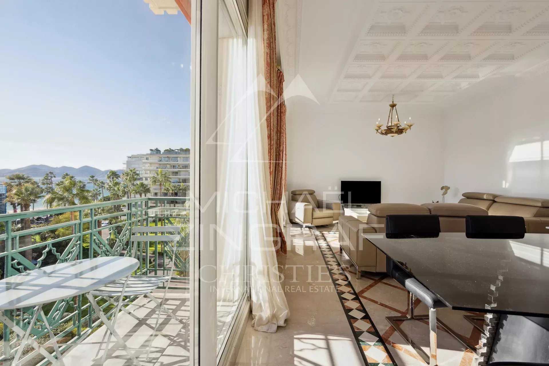 Condominium in Cannes, Provence-Alpes-Côte d'Azur 11322321