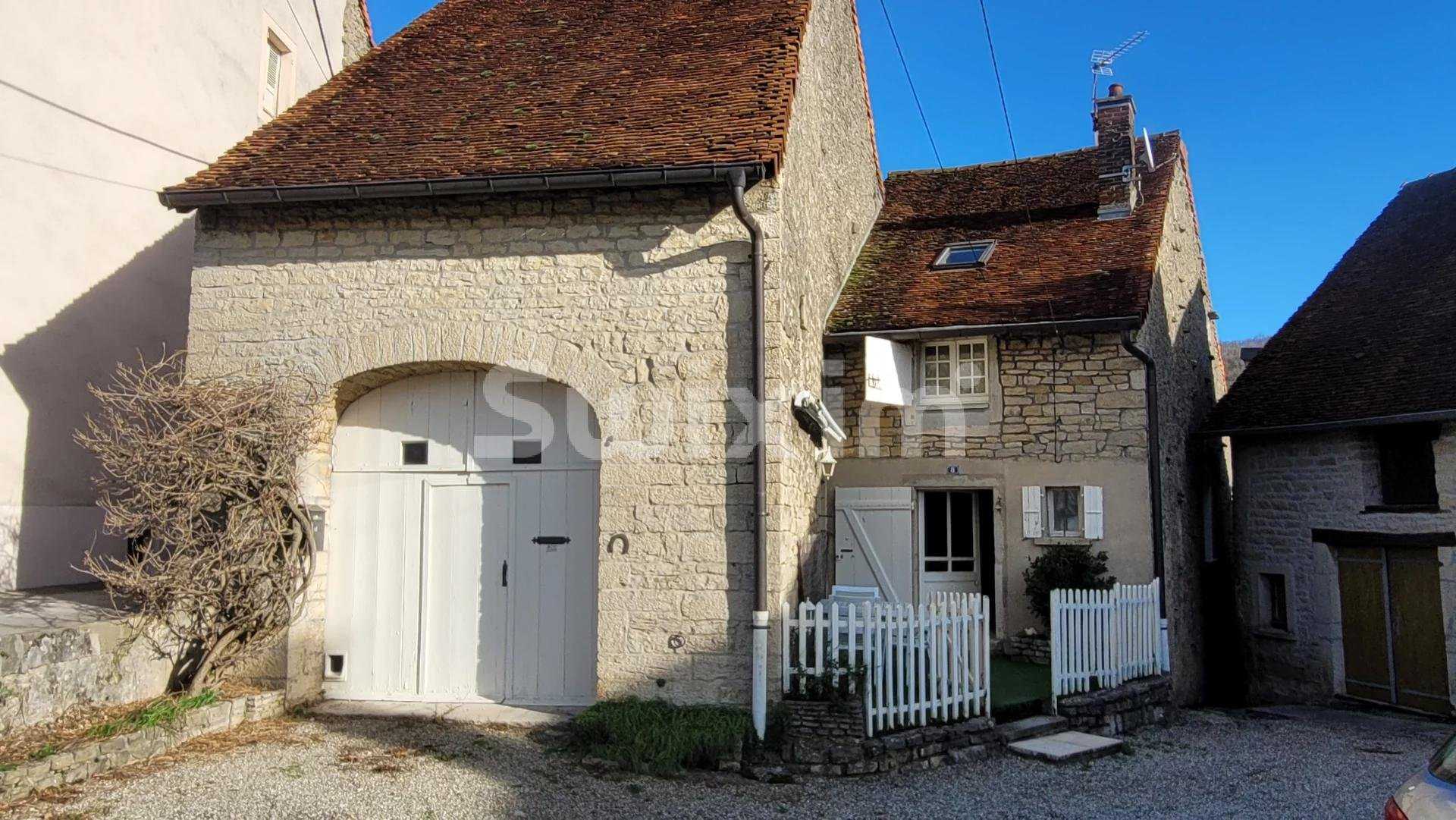 Talo sisään Lons-le-Saunier, Bourgogne-Franche-Comte 11322435