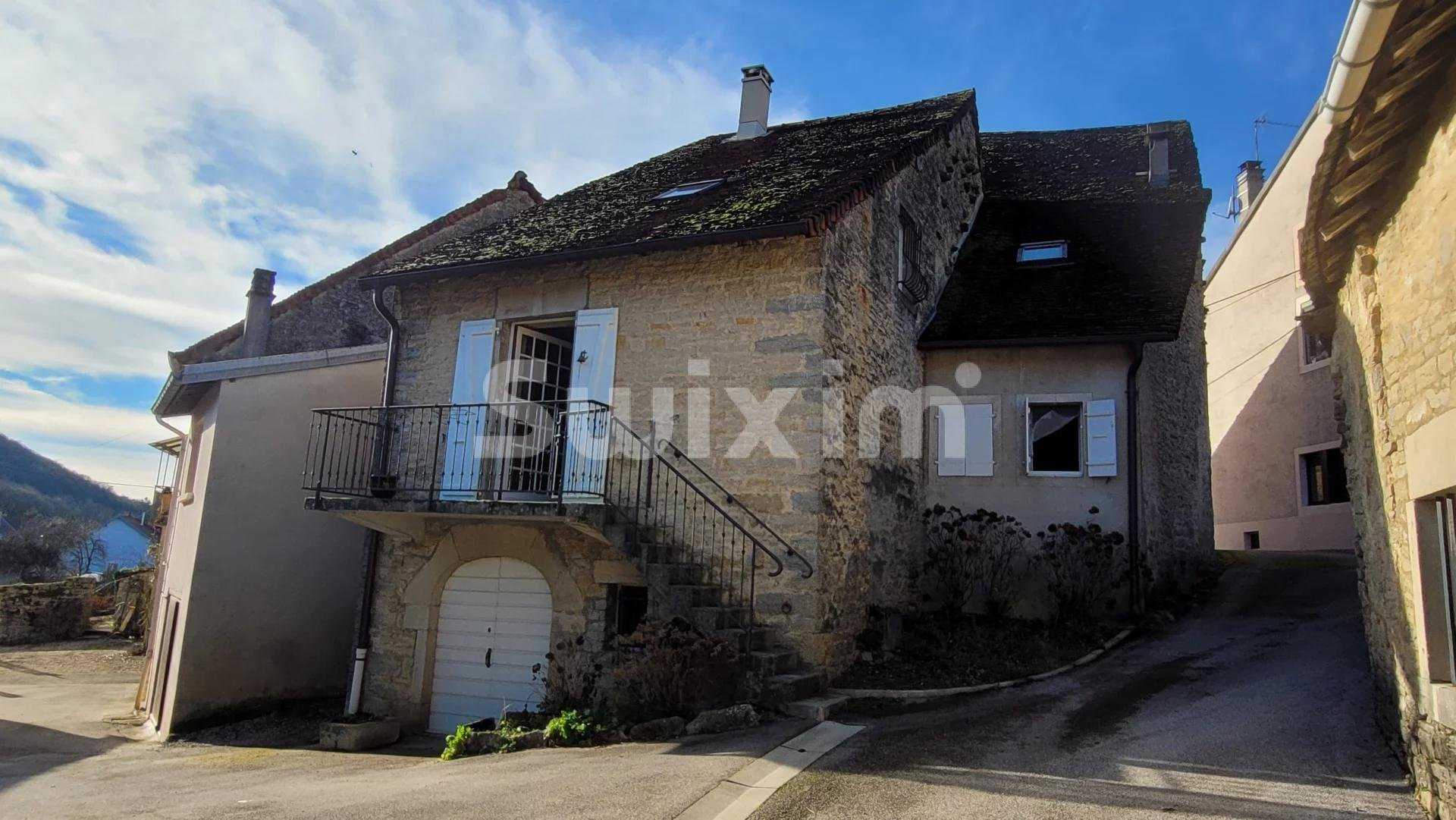 Talo sisään Lons-le-Saunier, Bourgogne-Franche-Comte 11322435