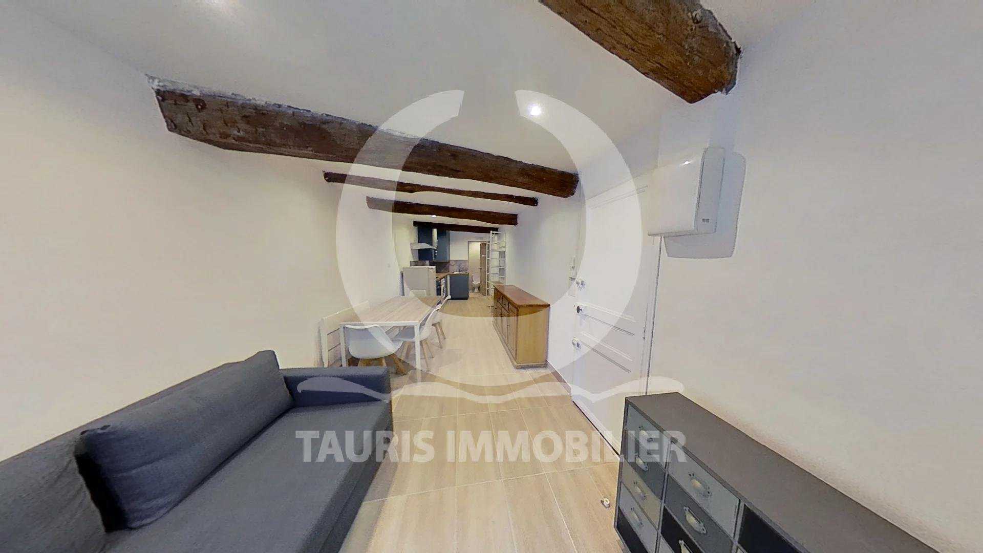 Condominium dans Cuges les Pins, Provence-Alpes-Côte d'Azur 11322648
