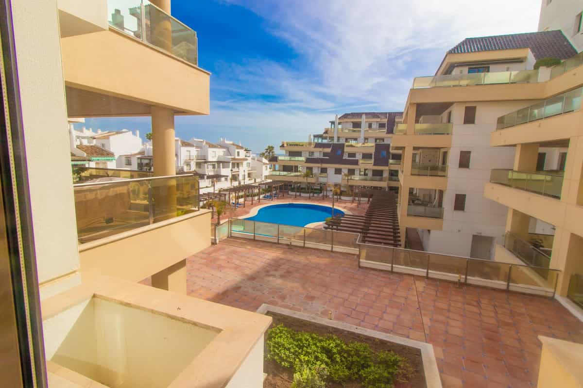 Condominium in La Duquesa, Andalucía 11323000