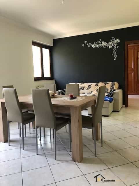 Condominium dans Forano, Lazio 11327630