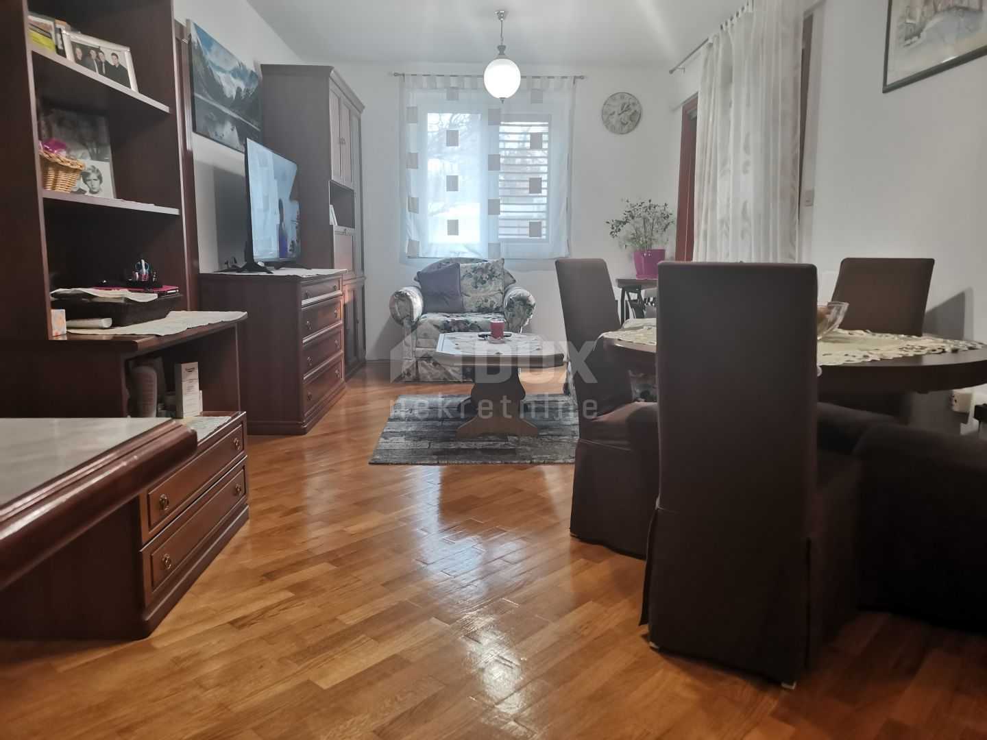 公寓 在 Jadranovo, Primorsko-Goranska Zupanija 11329050