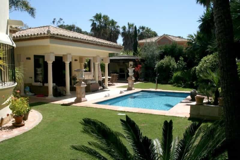 Casa nel El Paraíso, Andalucía 11330194