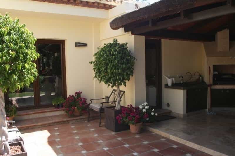 Casa nel El Paraíso, Andalucía 11330194