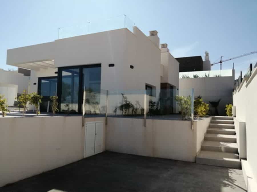 بيت في Benimantell, Comunidad Valenciana 11330329