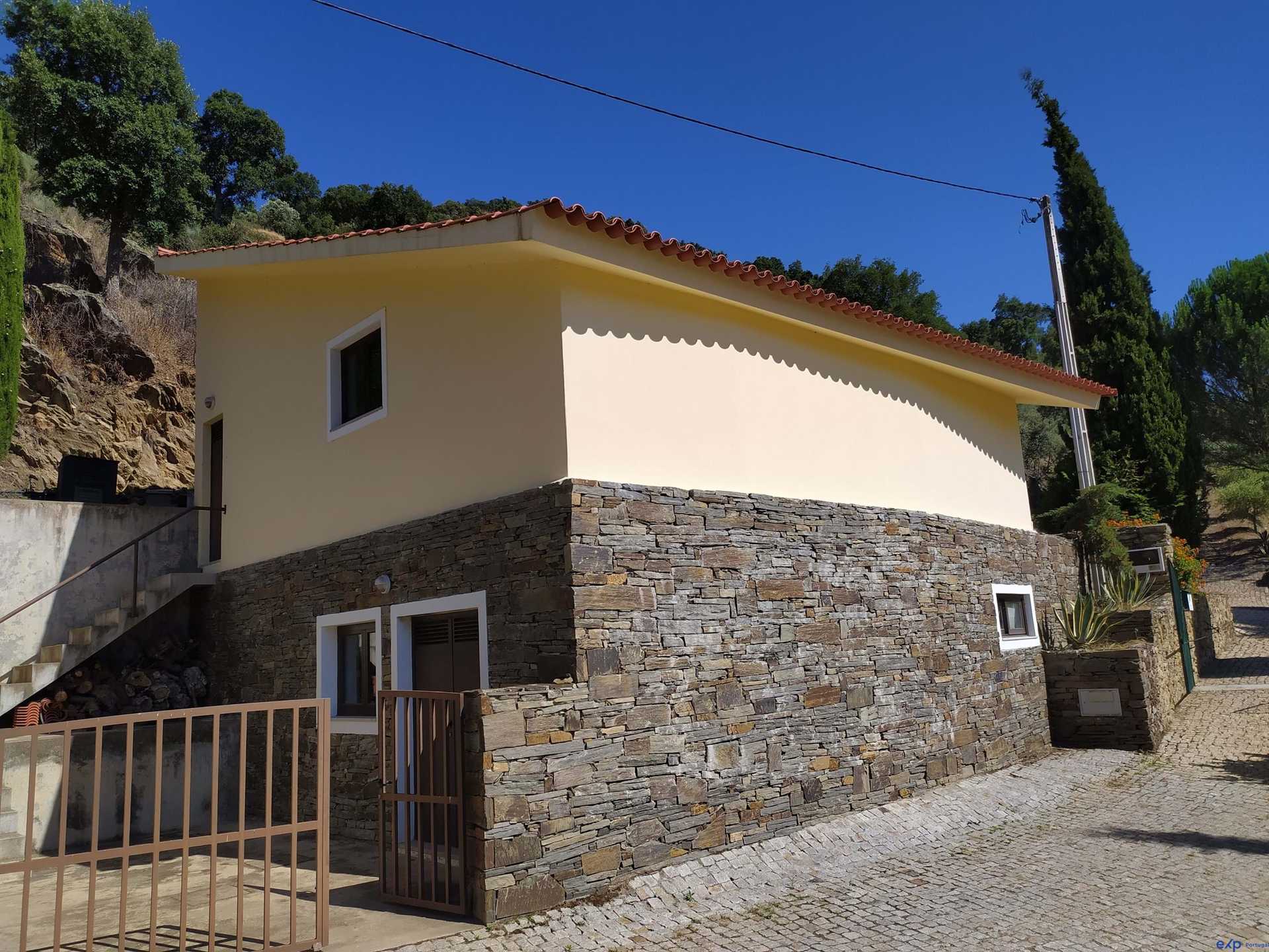 Dom w Carrazeda de Ansiães, Bragança District 11334724