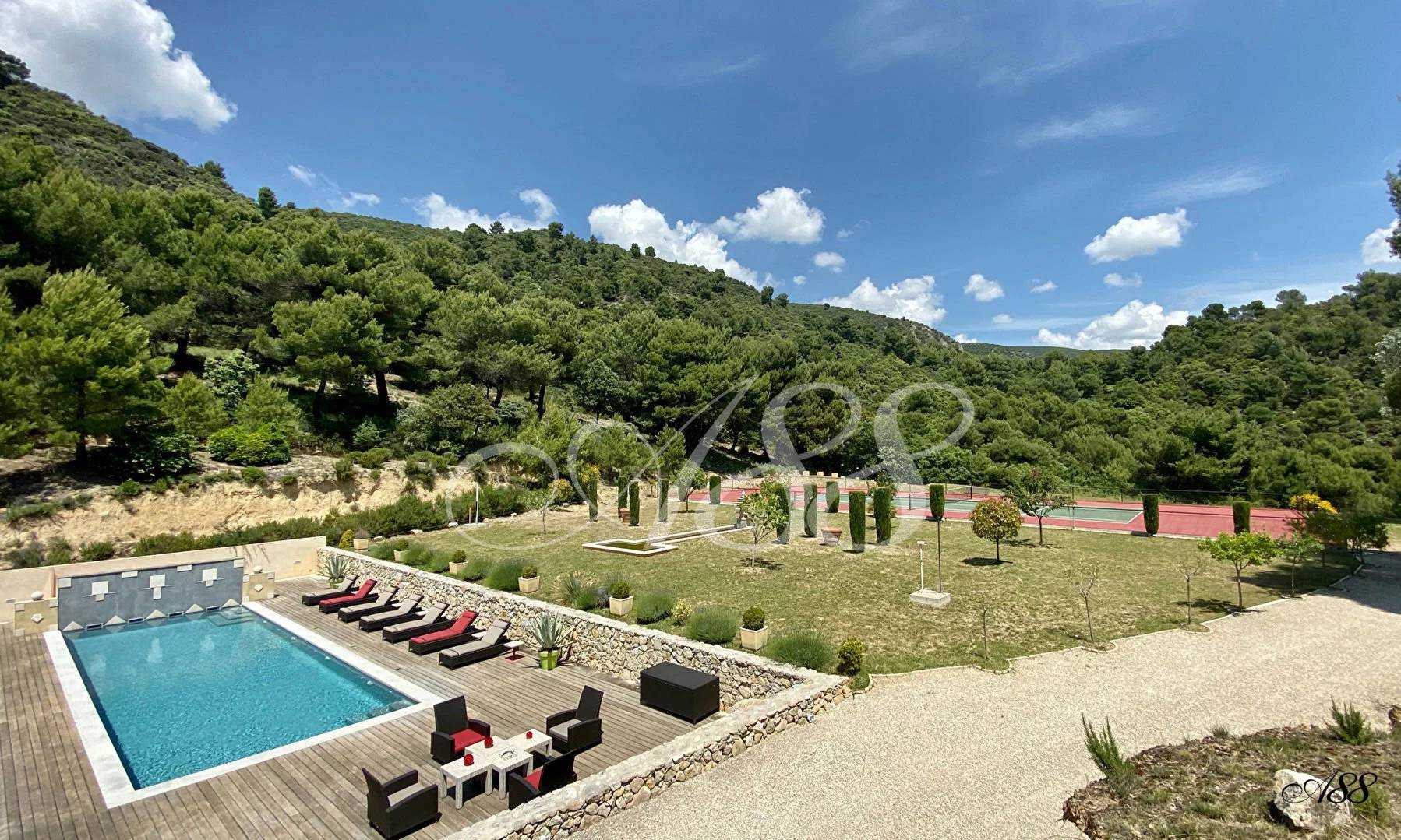 House in Lourmarin, Provence-Alpes-Cote d'Azur 11336094