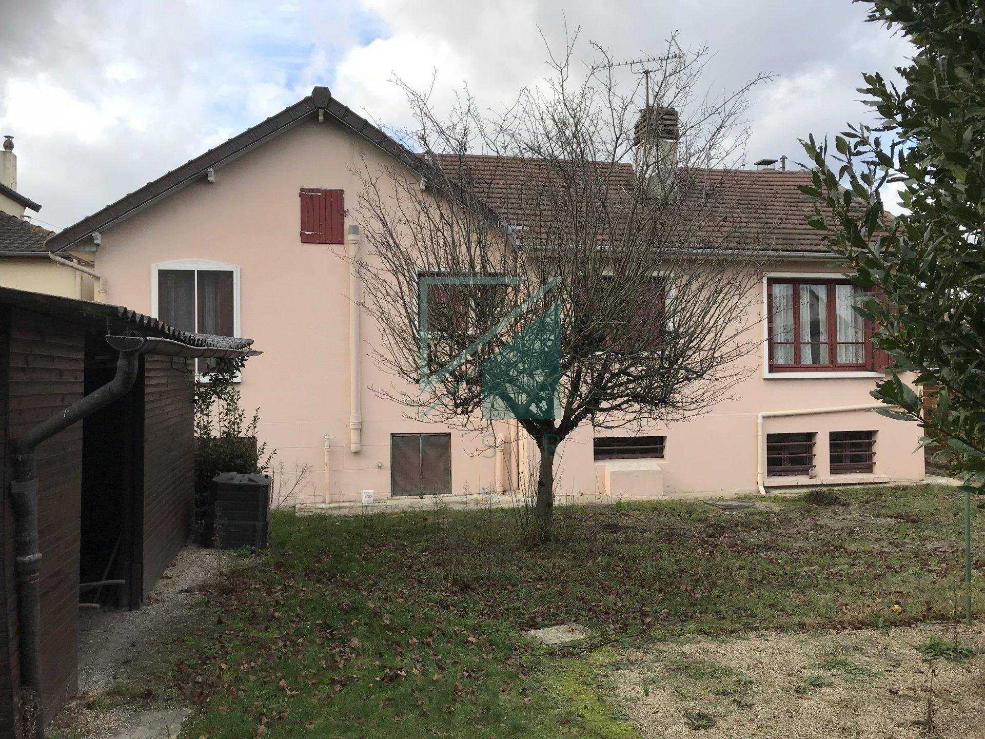 House in Le Raincy, Ile-de-France 11336776
