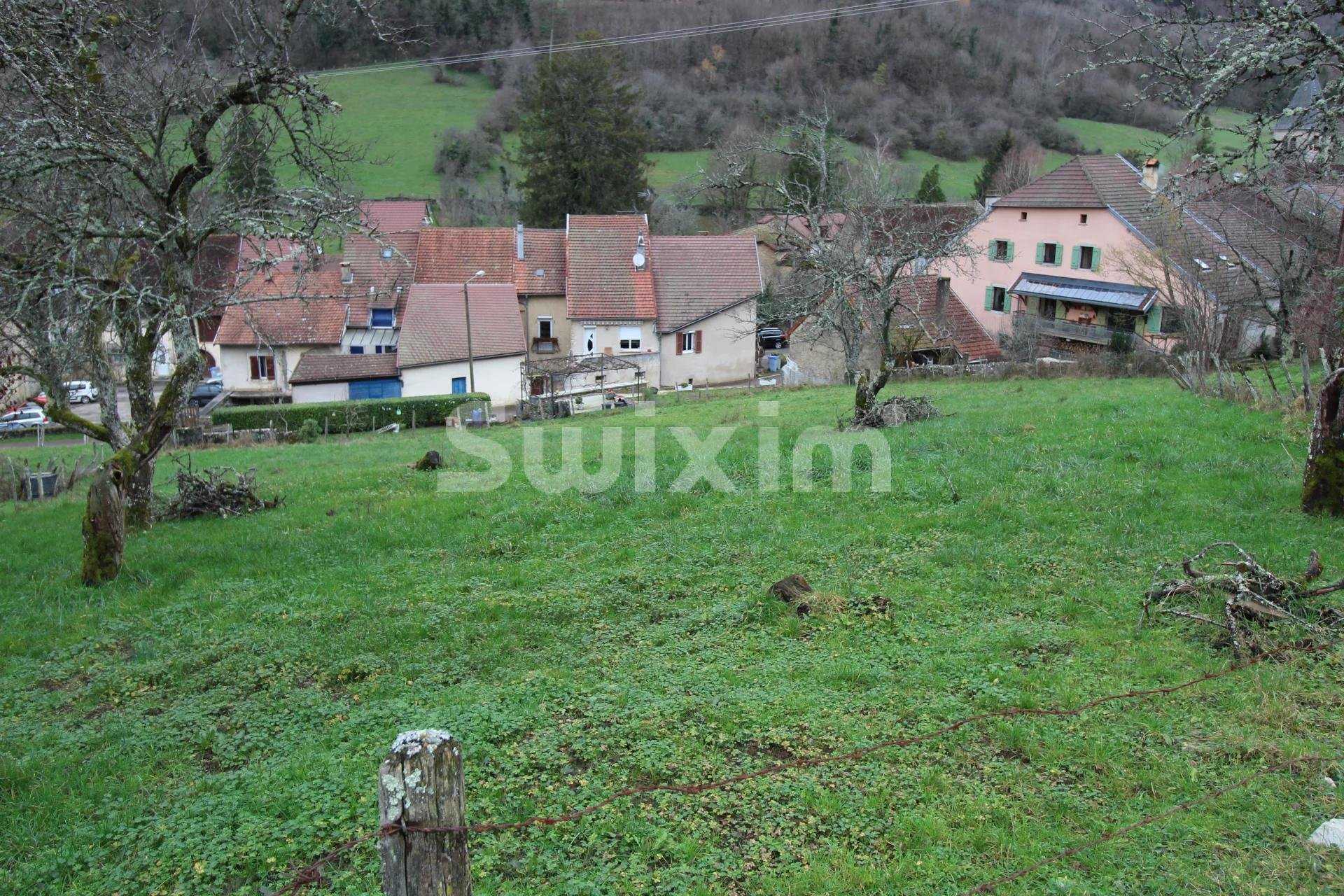 Land in Lons-le-Saunier, Bourgogne-Franche-Comte 11336783