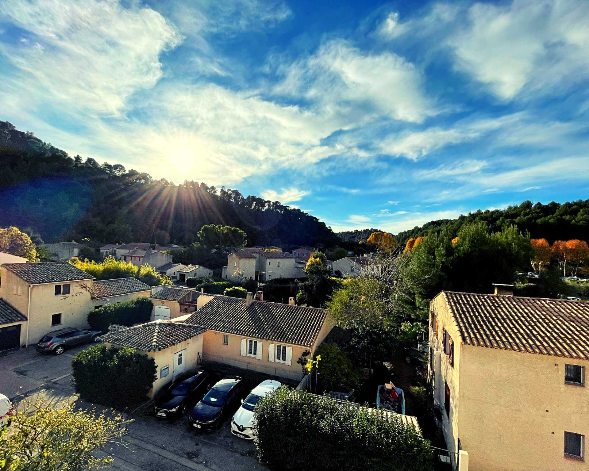 Osakehuoneisto sisään Meyrargues, Provence-Alpes-Cote d'Azur 11336787