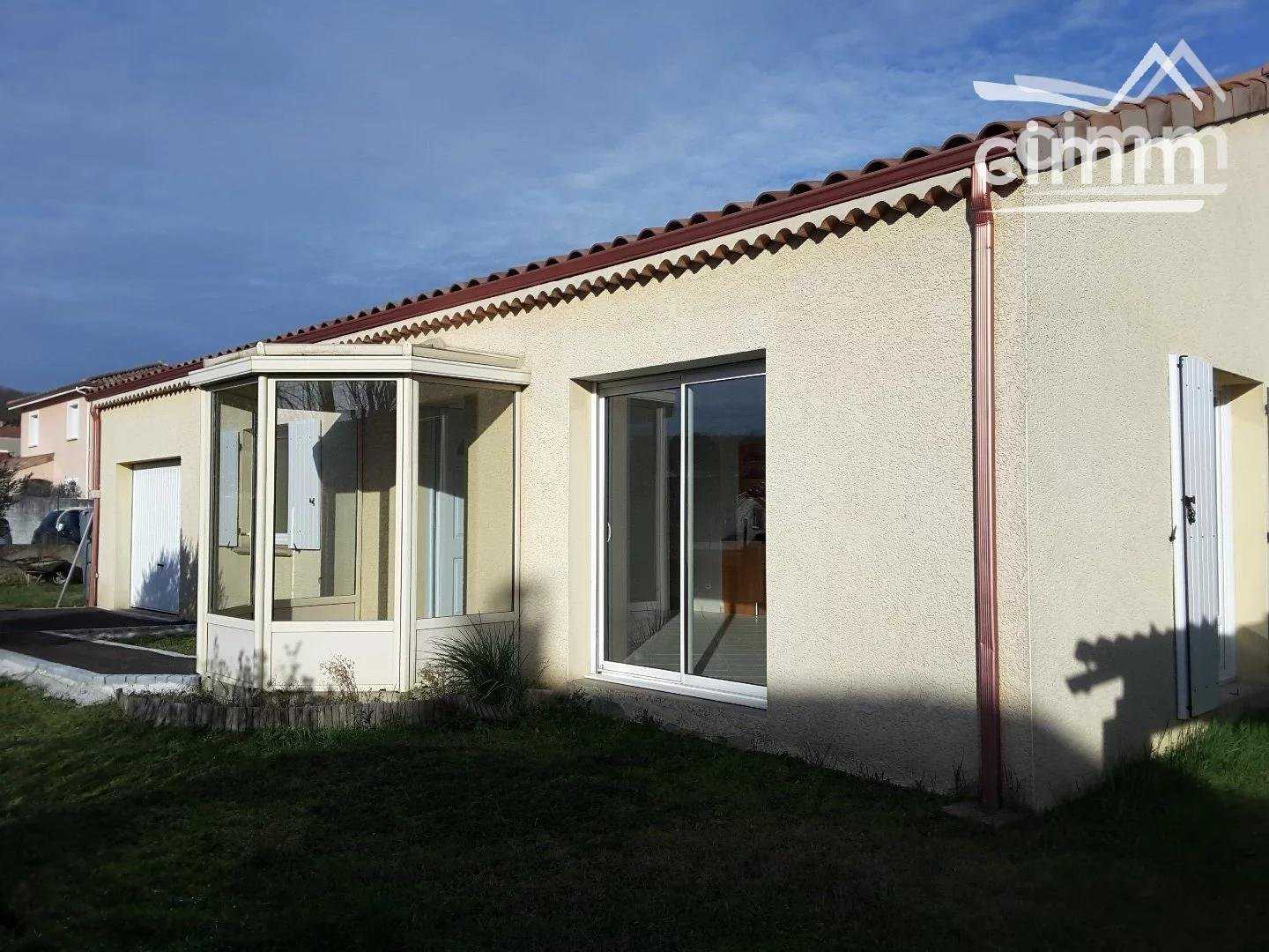 House in Saint-Uze, Auvergne-Rhone-Alpes 11336823